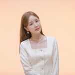 Yoon Jin-yi Instagram - 신사와아가씨 많이 사랑해 주세요🌸