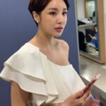 Yoon Jin-yi Instagram - 히히 사랑합니다 시상식 대기실 🥰🥰🥰🥰