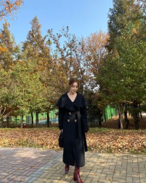 Yoon Jin-yi Instagram - 제일 좋은 가을 ❣️❣️