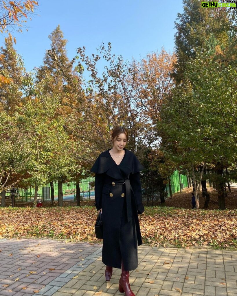 Yoon Jin-yi Instagram - 제일 좋은 가을 ❣️❣️