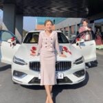 Yoon Jin-yi Instagram – 웨딩카도 타보고 ㅎㅎ넘나 재밌었던 촬영