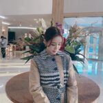 Yoon Jin-yi Instagram – 행복으로 가득 하길 💕