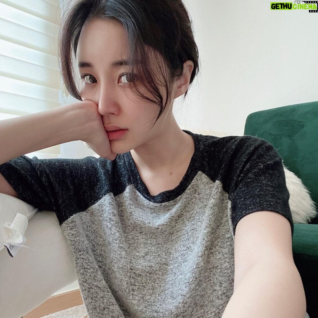 Yoon Jin-yi Instagram - 집콕