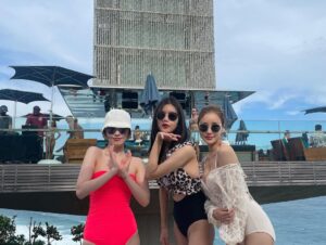 Yoon Jin-yi Instagram - 발리❤️