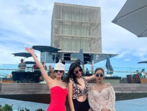 Yoon Jin-yi Instagram - 발리❤️