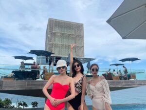 Yoon Jin-yi Instagram - 발리❤️