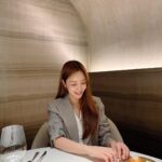Yoon Jin-yi Instagram - 음식 하나하나가 너무 이뻐 👍