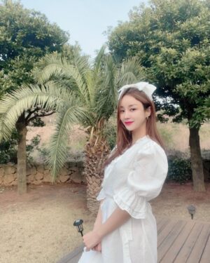 Yoon Jin-yi Instagram - 너무 좋은 제주💕사랑하는 사람들이랑