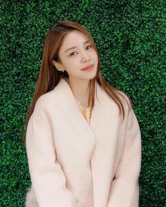 Yoon Jin-yi Instagram - 세련이💖