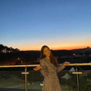 Yoon Jin-yi Instagram - happy virus😍