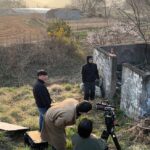 Yu Jung Woo Instagram - 한동안 제가 안보여서 뭘 하나 궁금하셨나요? 저도 제가 뭘 하는 사람인가 고민을 해보았습니다. 일단 많이 아팠습니다. 몸도, 마음도. 지금은 뭐 많이 좋아졌구요... 그동안 하고싶었던 걸 했습니다. 일단은 푹 셨어요. 일도 오디션도 아무것도 생각하지 않았구요. 피로하게 사람들을 만나지도 않았어요. 책도 많이 읽고, 영화도 보고, 산책도 하고. 그리고 또 연출도 하나 했네요. 4년전에 써놨던 시나리오로요. 이게 될까... 싶었던게 벌써 촬영을 끝내고 후반작업을 바라보고 있네요. 연기와 연출을 동시에 하려니 힘들어 죽는 줄 알았습니다. 그럼에도 해냈고, 이겨냈습니다. 막연했지만, 꿈같은 시간이었어요. 그리고 너무 좋았습니다. 그리고, 세상은 혼자 사는게 아니었네요. 건강을 잃었을 때 가족들과 친구들의 위로에서부터, 처음으로 시작한 감독이라는 직업에 한걸음에 도와준 사람들까지. 저 혼자한건 아무것도 없습니다. 모두모두 고마워요. 휴. 이제 기운차리고 다시 시작해야죠. 다.