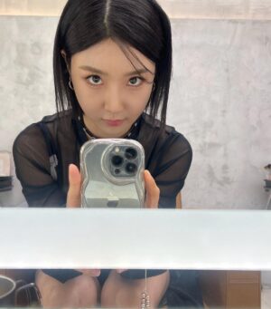 Yu Na Instagram - 😈