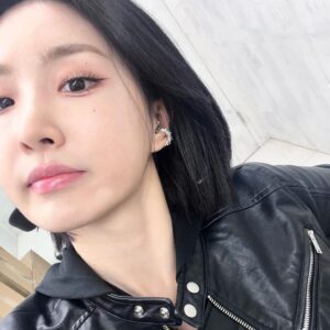 Yu Na Instagram - 🖤