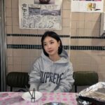 Yu Na Instagram - 아무 생각 없이 갔다가 학생분들이 많이 알아보셨는데 당황해서 다정하게 인사를 못해드린 것 같다 .. 다들 좋은 시간 보냈길.,🧚🏻‍♂️..