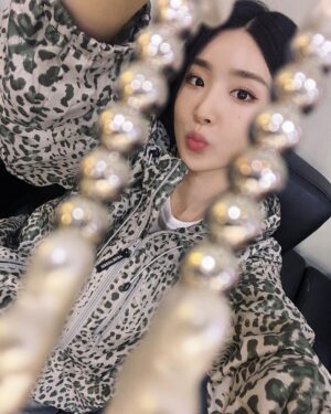 Yu Na Instagram - 라부라부..,..? ..