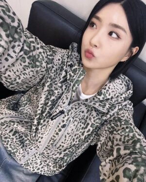 Yu Na Instagram - 라부라부..,..? ..