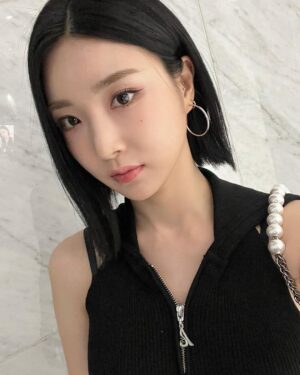 Yu Na Instagram - OFF