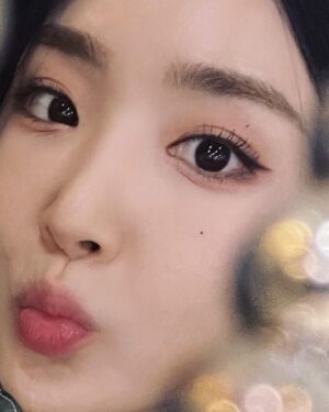 Yu Na Instagram - 라부라부..,..? ..
