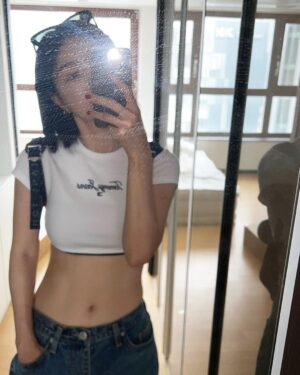 Yu Na Instagram - 밥 먹으면 못 입는 옷