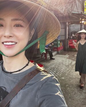 Yu Na Instagram - 관광객모드.,.