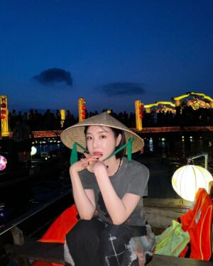 Yu Na Instagram - 관광객모드.,.