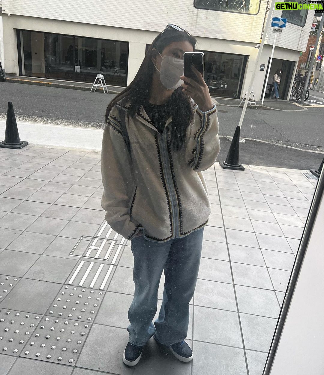 Yu Na Instagram - 잘 쉰 만큼 할 일이 많으니 당분간 업로드 안녕.,..🤧 (당분간이 아닐수도있어....금방일수도 있잖아..)