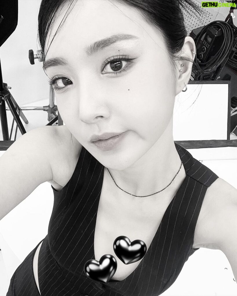Yu Na Instagram - ONE MORE TIME🖤