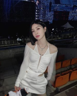 Yu Na Instagram - 🤍💖
