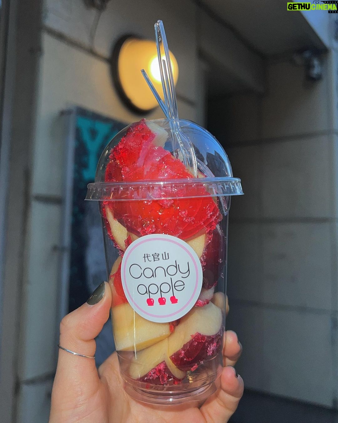 Yu Na Instagram - 2023년의 끝이 얼마 안 남은 이 시점에서 나는 재밌는 계획? 생각? 을 하게되는데.. 🍎냠