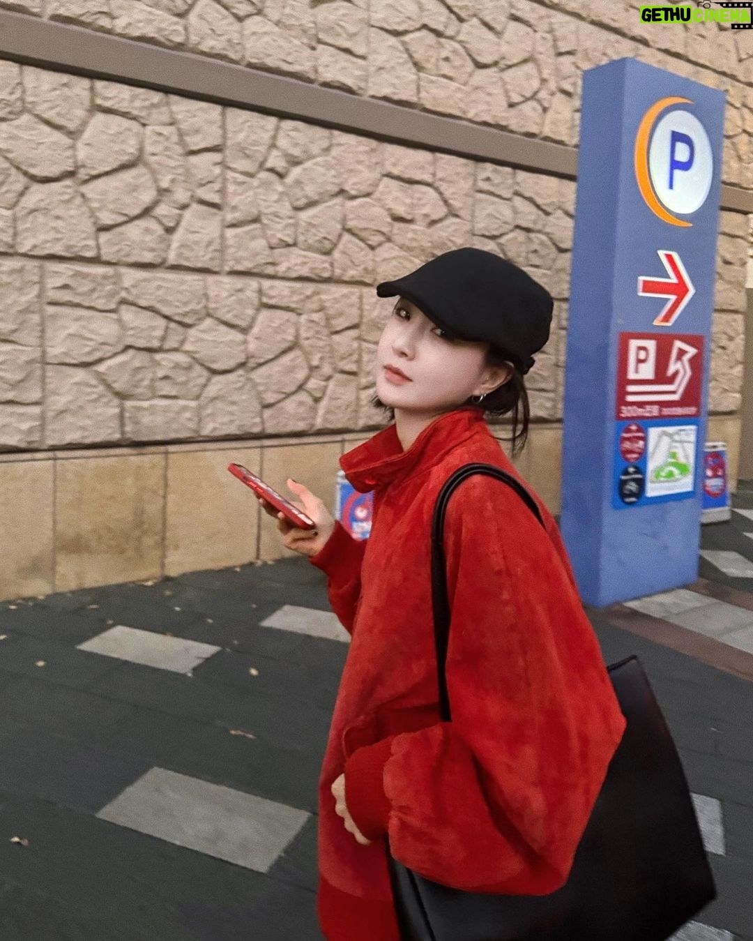 Yu Na Instagram - 2023년의 끝이 얼마 안 남은 이 시점에서 나는 재밌는 계획? 생각? 을 하게되는데.. 🍎냠