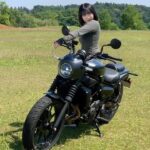 Yuki Yomichi Instagram – 眩しむ私と新型エリミネーター🏍
#写真好きな人と繋がりたい #ポートレート #声優 #youtuber #ファインダー越しの私の世界 #ポートレート女子 #オフショット #バイク女子 #バイク好きな人と繋がりたい #バイク #ライダー #バイク乗りと繋がりたい #kawasaki #カワサキ #エリミネーター #エリミネーターse