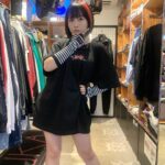 Yuki Yomichi Instagram - 本日は ゲキクロにて一日店長イベでした❤️ ご来店ありがとございましたッ！✨ きょうも暑かったねー☀️ #写真好きな人と繋がりたい #ポートレート #声優 #youtuber #ファインダー越しの私の世界 #ポートレート女子 #オフショット #バイク女子 #バイク好きな人と繋がりたい #バイク #ライダー #バイク乗りと繋がりたい #ゲキクロ #激ロック #ゲキロッククロージング #コラボ #渋谷　#アパレル #ロックファッション #パンクファッション #一日店長