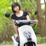 Yuki Yomichi Instagram – 🏍️夜道雪のちょっと寄り道🏍️
コラム更新🆙

ホンダ初！電動バイクEM1 e：に
乗ってみました！❤️
至って普通のスクーター。でも…。
見た目とは裏腹に走りが凄すぎる…。

ぜひ読んでね！

🔻
bike-news.jp/post/317025

#バイクのニュース