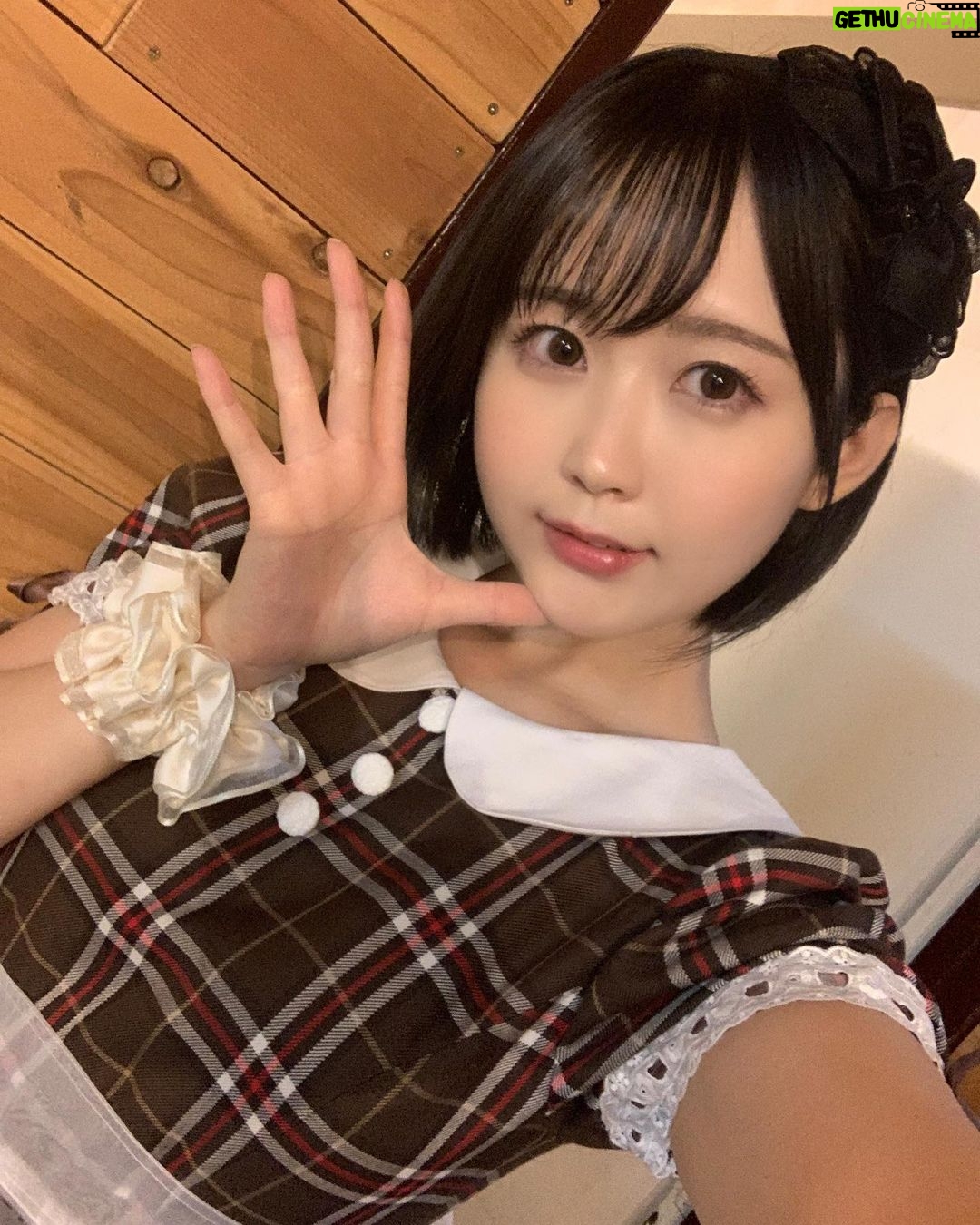 Yuki Yomichi Instagram - 夜道雪バースデーイベント 平日の開催でしたが、満員御礼。 今年もご参加いただきありがとうございました💕 14歳で活動を始めて早9年。 あっという間です。時間というのはいたずらに過ぎていきますね。 年々、歳を重ねることの喜びは薄れていく一方で、お祝いしてくださる方が増えていくのもとても嬉しい事です。 どんなに辛い時もふんばってこれたのは、みなさんの応援のおかげだなと、改めて感じたのです。 私にとって皆さんは、そんな生きる糧のような心からありがたい存在なのですが、皆様にとって私も、そんな存在になれたらいいな、なれているといいな。 そんな風に考えました。 23歳夜道雪、これからも真っ直ぐ頑張ります🎵 引き続き暖かく見守ってください 本当にありがとうございました😊 #写真好きな人と繋がりたい #ポートレート #声優 #youtuber #ファインダー越しの私の世界 #ポートレート女子 #オフショット #バイク女子 #バイク好きな人と繋がりたい #バイク #ライダー #バイク乗りと繋がりたい #誕生日プレゼント #バースデー #誕生日 #下北沢 #下北沢era 下北沢 ERA