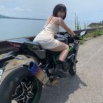 Yuki Yomichi Instagram - #写真好きな人と繋がりたい #ポートレート #声優 #youtuber #ファインダー越しの私の世界 #ポートレート女子 #オフショット #バイク女子 #バイク好きな人と繋がりたい #バイク #ライダー #バイク乗りと繋がりたい #車 #車乗りと繋がりたい #車好きな人と繋がりたい #車好き グラビア　#グラビアアイドル #グラビア撮影 #カワサキ #カワサキバイク #カワサキ女子 #h2 #ninjah2