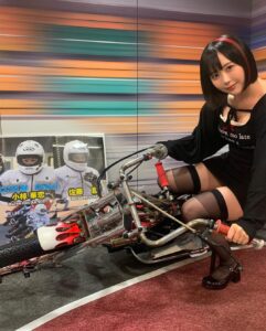 Yuki Yomichi Instagram - 川口オートレース場にてトークショー！ 思い出達を載せます #写真好きな人と繋がりたい #ポートレート #声優 #youtuber #ファインダー越しの私の世界 #ポートレート女子 #オフショット #バイク女子 #バイク好きな人と繋がりたい #バイク #ライダー #バイク乗りと繋がりたい #車 #車乗りと繋がりたい #車好きな人と繋がりたい #車好き グラビア　#グラビアアイドル #グラビア撮影 #川口オートレース #川口オートレース場 #オートレース #オートレース好きな人と繋がりたい #川口 #川口市 #公営ギャンブル #バイク女子