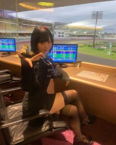 Yuki Yomichi Instagram - 川口オートレース場にてトークショー！ 思い出達を載せます #写真好きな人と繋がりたい #ポートレート #声優 #youtuber #ファインダー越しの私の世界 #ポートレート女子 #オフショット #バイク女子 #バイク好きな人と繋がりたい #バイク #ライダー #バイク乗りと繋がりたい #車 #車乗りと繋がりたい #車好きな人と繋がりたい #車好き グラビア　#グラビアアイドル #グラビア撮影 #川口オートレース #川口オートレース場 #オートレース #オートレース好きな人と繋がりたい #川口 #川口市 #公営ギャンブル #バイク女子