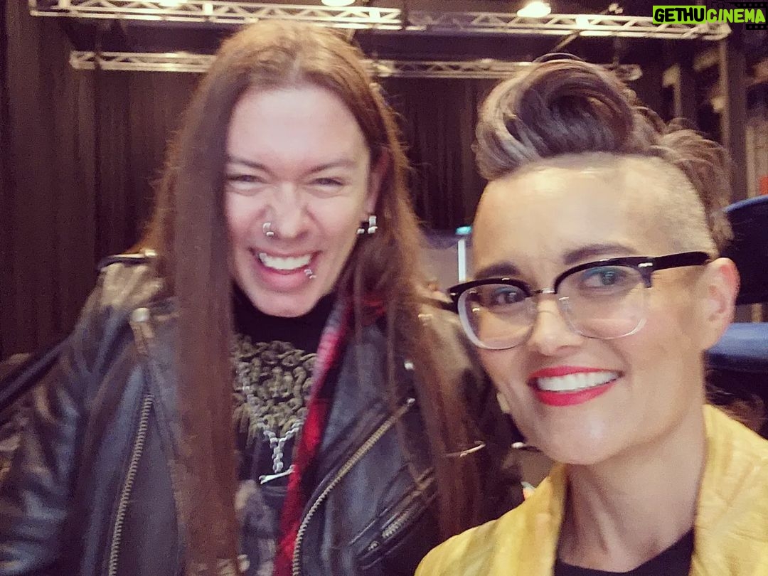 Yumi Stynes Instagram - THE BEST ADVICE YOU NEVER GOT "Be kind to yourself." - @paul.callaghan28 "Take the drink at the job interview!" - @daniel_m_lavery ("Also, supply toilet paper to friends, partners and visitors to your apartment, even if you don't use it yourself." - @daniel_m_lavery ) "Don't be a fuckin dick." - @nats_what_i_reckon