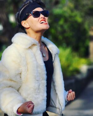 Yumi Stynes Instagram - Big Halloween Kenergy 💪🏽😎

Jacket = @ms.aja.james 

(Anywhere else I'd be a ten)