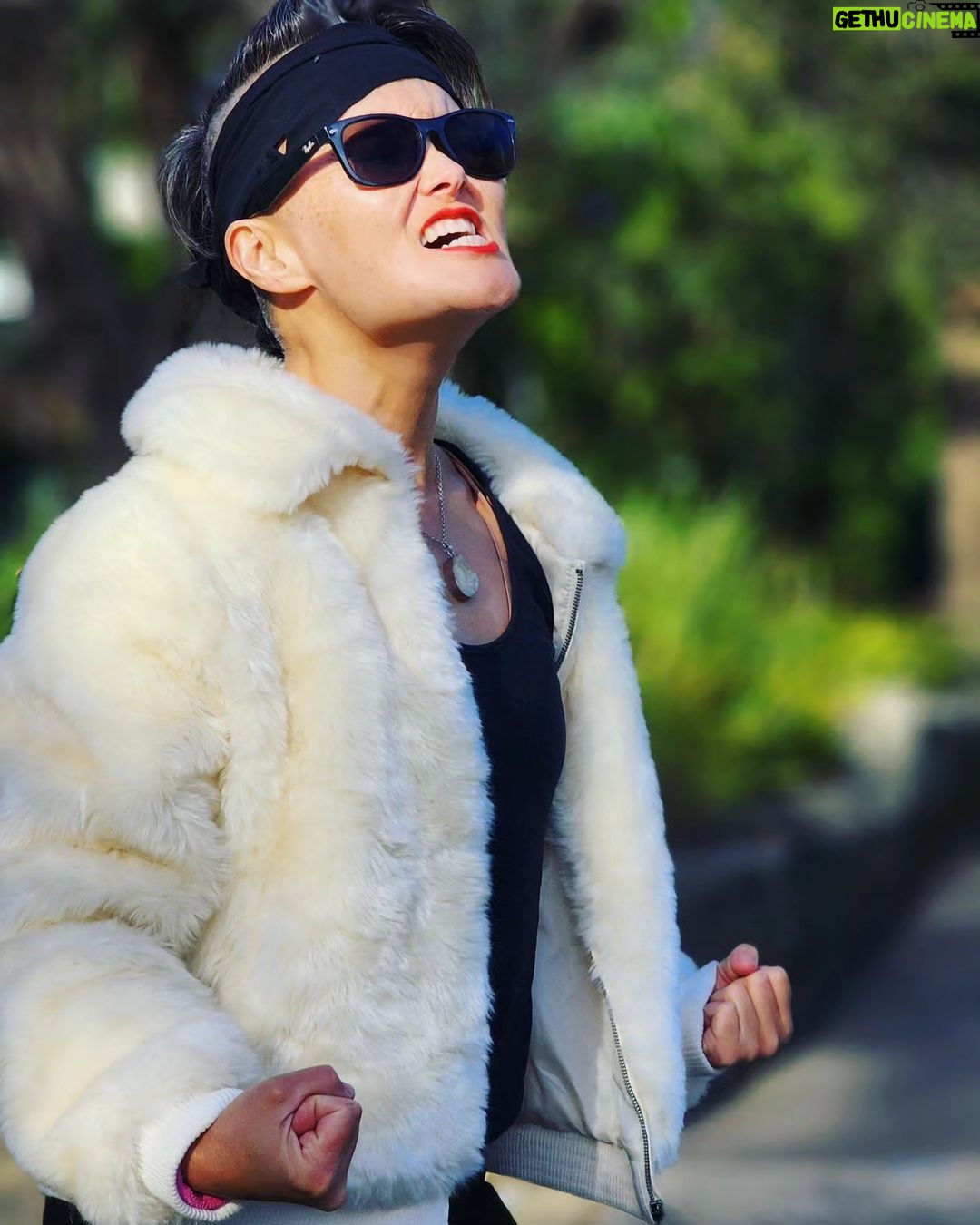 Yumi Stynes - 0.9K Likes - Big Halloween Kenergy 💪🏽😎
Jacket = @ms.aja.james
(Anywhere else I'd be a ten)