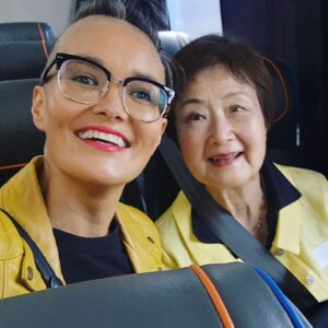 Yumi Stynes Instagram - Yoshiko (my mum) and I accidentally dressed MATCHING 👯‍♀️ for the @agnswmembers Eastern Suburbs Art Bus tour 😂🚌🧑‍🎨