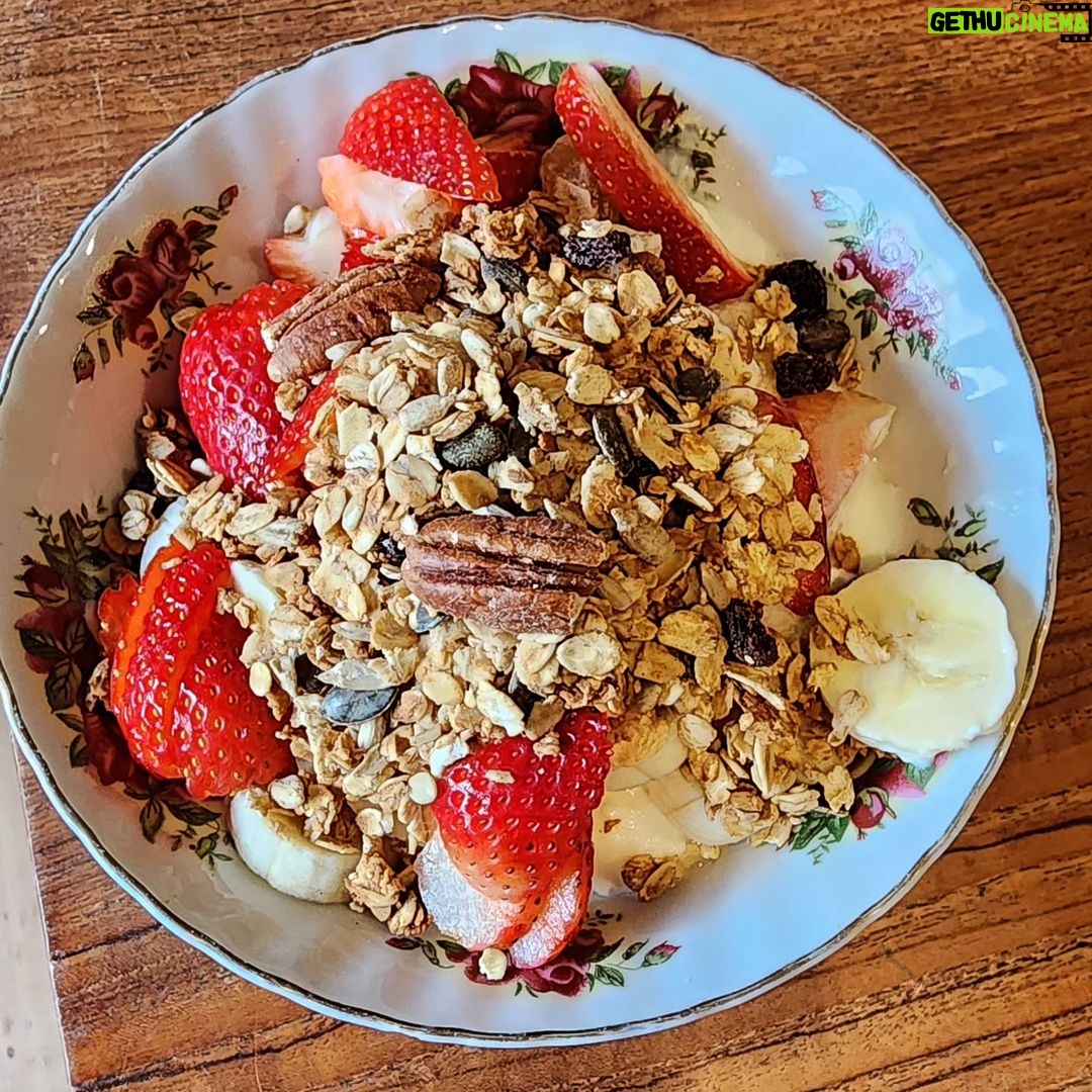 Yumi Stynes Instagram - Did you know I have a FOOD podcast? It's called 5 Minute Food Fix @5minutefoodfix because most episodes run about 5 minutes long and it's with a highly respected cookbook editor and author @simonnpdavis who's English and wry and verbal and hilarious and π― my favorite person to talk about food with. Please find the podcast, subscribe to it and share it with your friends because it's our project and the more people that listen the more chance it has to πͺ΄. Also follow the Instagram account! @5minutefoodfix Here's a look at some of the food I've been eating over the past week or so. 1. A brioche bun filled with NOODLES! Yes, NOODLES. And a fried egg. And bbq sauce. I didn't eat this -- this was my friend Lisa's audacious choice. She said it was epic. 2. The healthy bowl I got while Lisa was having her noodle burger. Perfectly balanced ππ½, no onion, no regrettable bits. 3. The jam I made because I love my neighbour and she fucken loves my jam. More about jam in our cookbook (THE FOOD FIX) and on our podcast. 4. My kid Dee Dee brought these home from the shops to share with me because she noticed that between parenting and working and seeing friends and going for runs I often eat really miserable sfuff like kid leftovers or a 3 packets of chips for dinner. 5. My self care routine *may* sometimes involve going to a restaurant by myself and ordering seafood pasta and eating r.e.a.l.l.y slowly, while reading an actual book (not my phone), without interruption. I ordered this twice and will probably order it again. 6. Dee Dee convinced the smaller kids to try cottage cheese via this clever ruse!! Wafers and watermelon π! 7. Out for dinner with @mrbenjaminlaw at a sushi train that didn't strike terror in my colon/ lower bowel. 8. Got out the dehydrator. There's definitely the creation of a Hiking Food cookbook or guide in my future. 9. Home-made granola. We talked about how to do this in one of our podcast episodes and the crystallised ginger, which you can't really see in this picture, is GENIUS in the mouth. I totally get people asking "Where is this?" Or "what restaurant is that?" but I tend not to answer because... (continued in comments...)
