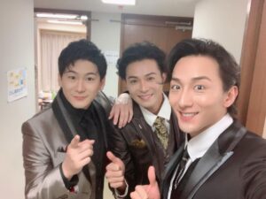 Yusuke Onuki Instagram - ホリプロミュージカルコンサート『A Gift for you』マチネ公演無事に終わりました✨
いやー、アタフタしたー💦笑
なんかコンサートって本当に久しぶりで緊張しましたわよ😅
でも、楽しかったです！
あと二公演は楽しんでやれるといいなー✨
そして、ご報告！

＝＝＝＝＝＝
／
ライブ配信視聴券　
好評販売中！
＼

12月27日、28日に日生劇場にて開催される #ギフトフォーユー はライブ配信があります！
2022年を締めくくるミュージカルコンサートをぜひご覧ください💫

📌12/27 & 12/28
🎫チケット価格4,000円
※アーカイブ・見逃し配信なし

詳細🔗https://horipro-stage.jp/pickup/agiftforyou20221124/#Link01
＝＝＝＝＝＝

よろしくお願いします🤲🥺