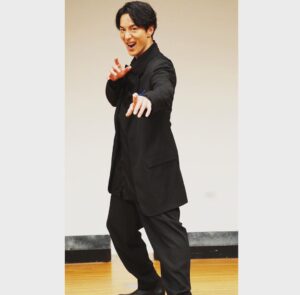 Yusuke Onuki Instagram - 制作発表からだいぶ経ってしまいましたが💦
全12曲、皆で心を込めてお届けしました‼️
本当はカンパニーみんなでも撮ったのですが、僕が写真持ってなくて💦すいません💦
皆で残り2週間強！一丸となって最高の北斗の拳をお届けします💪❤️
お楽しみに✨

#北斗の拳
#アタタミュ
#ケンシロウ