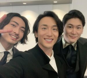 Yusuke Onuki Instagram - マチルダ制作発表でした✨😊
トリプルミストランチブル校長👩‍🏫
最高のキャストと素晴らしい脚本と楽曲と振付！そして、ロイヤルシェイクスピアカンパニーが作ったミュージカルということで、芝居が今から楽しみで仕方ありません！
お楽しみに❤️

#マチルダ
#小野田龍之介
#木村達成
#大貫勇輔
#ミストランチブル校長