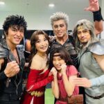 Yusuke Onuki Instagram - ようやく心が落ち着きました。 語りたいことが多すぎて言葉にうまくできるかわかりませんが、とにかく、たくさんの方に支えて頂きました、本当にありがとうございました。 長くなってしまうかもですが、最近感じたことをここに残したく書きます。 福井さんがおっしゃっていたことをふと聞いて、考えていました。 舞台稽古中に客席に座る演出家の石丸さんの横に浅利慶太さんが座っている気がするんです。と。 なんか、無想転生みたいな話だなと。 2000年の歴史をもつ北斗神拳伝承者のケンシロウを演じながら、僕も大貫勇輔として、たくさんの尊敬する先輩や師匠、家族や仲間、応援してくれる人、そういう出会った人たちによって今の僕は形成されています。 だから、何が言いたいかと言うと人は何かしらの伝承者だということ。 それぞれの苦しみや悲しみ、様々な思いを背負い乗り越えて、勇気と愛を持つことで、もしかしたら無想転生のような、奥義、、。人を思う心を手にすることができるのかなと。 このケンシロウという役に出会うことができて、この素晴らしいカンパニー、キャスト、スタッフに出会えたこと、全てが僕の人生の宝物です。 ケンシロウが旅立ったように、これからも僕の旅は続きます。 これからのたくさんの出会いと待ち受ける試練を楽しみに、高みを目指し、日々精進し続けます。 たくさんの愛を込めて。 ありがとうございました。 ©武論尊・原哲夫／コアミックス 1983 版権許諾証GS-111