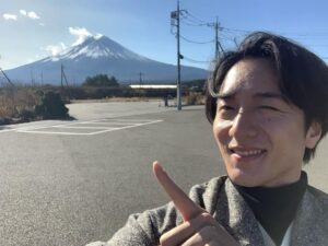 Yusuke Onuki Instagram - 12月9日土曜日放送の『王様のブランチ』にて山梨県で素晴らしい休日を過ごさせてもらいました✨
そして、赤坂のクリスマスツリーの点灯式に参加させてもらい、貴重な幸せな時間を過ごしました！
更に美しいハリーポッターの世界になった赤坂の街に是非遊びきてくださいませ🌲⭐️🌙
これからもハリーポッターと呪いの子、応援よろしくお願いします！

#ハリーポッター
#ハリーポッターと呪いの子