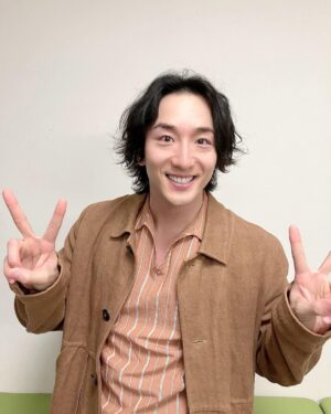 Yusuke Onuki Instagram - 今夜20時から、日テレにて、ものまねグランプリに審査員、ゲストとして、出演させて頂きます！
たくさん笑い、驚き、感動させて頂きました♪
ものまねってやっぱりすごい！
そして、レジェンド、コロッケさんと写真撮ってもらいました❤️
みんな、見てね☺️

#ものまねグランプリ 
#コロッケ　さん