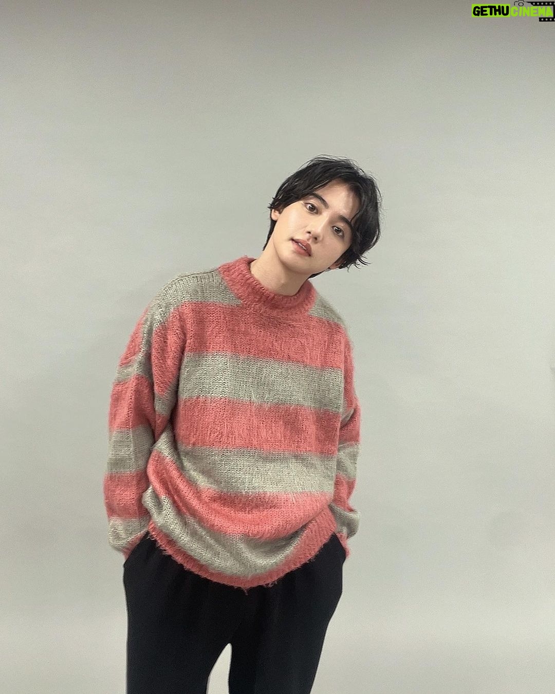 Yutaro Instagram - この度!フリークスストアさんとコラボで秋服を作らせて頂きました! ゆうたろうらしいビッグサイズのアイテムから、どんな方でも着やすいアイテムまで沢山のアイテムを作らせて貰いました!全身コーディネートも出来るようになってるので是非この秋冬で沢山着て欲しいです!めちゃくちゃ可愛くない…? 10月6日の19:00〜 実際に着用して質問答えたりするインスタライブもやる予定なので是非気軽に見に来てね〜コメント待ってます🐶💭
