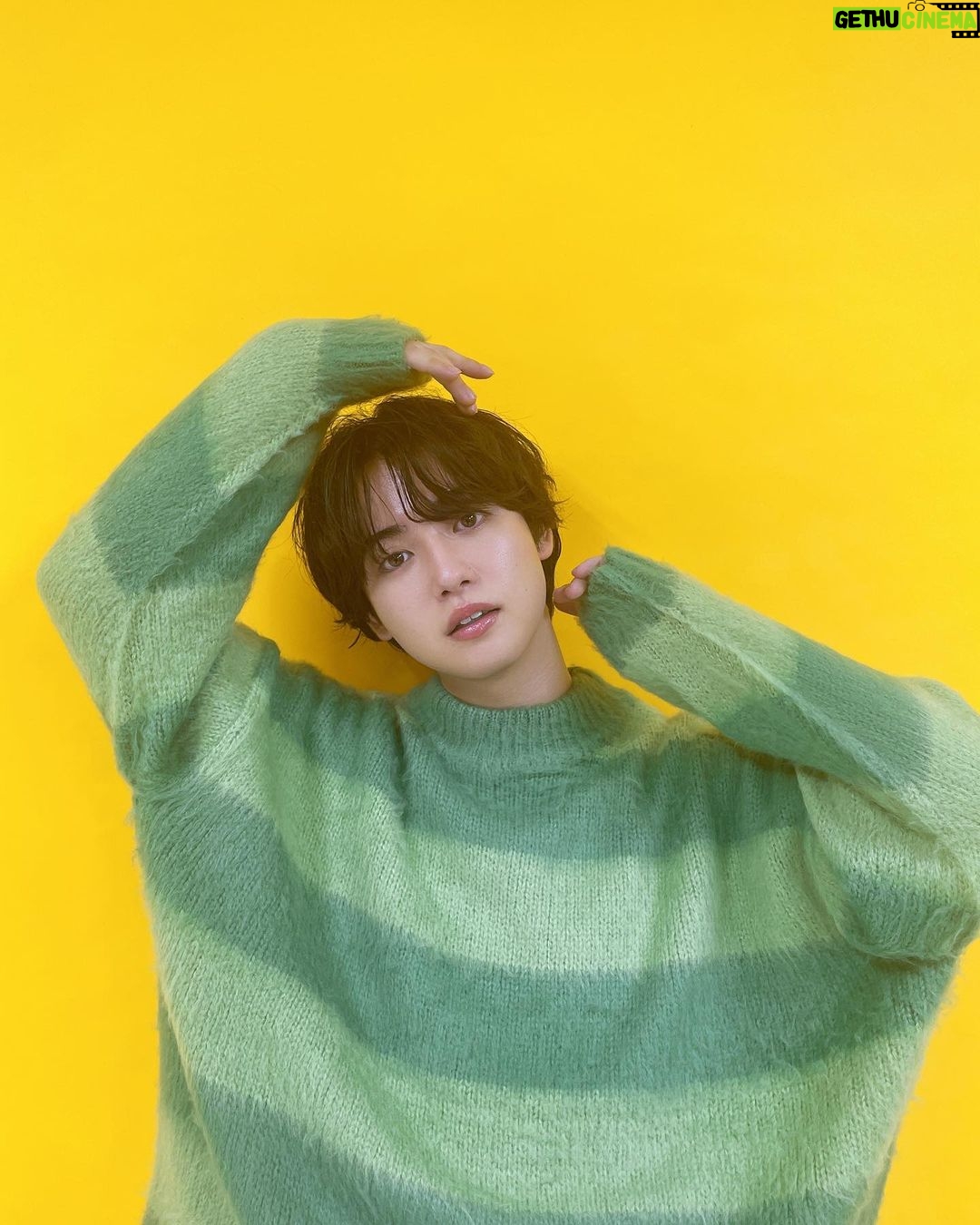 Yutaro Instagram - この度!フリークスストアさんとコラボで秋服を作らせて頂きました! ゆうたろうらしいビッグサイズのアイテムから、どんな方でも着やすいアイテムまで沢山のアイテムを作らせて貰いました!全身コーディネートも出来るようになってるので是非この秋冬で沢山着て欲しいです!めちゃくちゃ可愛くない…? 10月6日の19:00〜 実際に着用して質問答えたりするインスタライブもやる予定なので是非気軽に見に来てね〜コメント待ってます🐶💭
